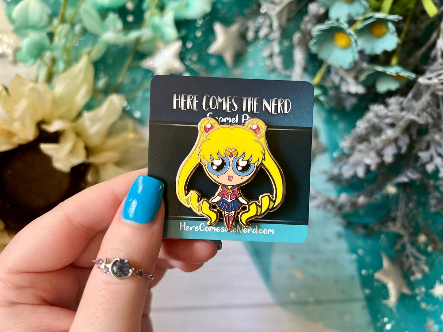 Moon Lady - Enamel Pin