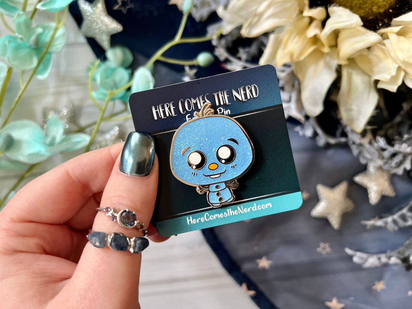 *VIP Exclusive* Snowy Warm Hug - Enamel Pin