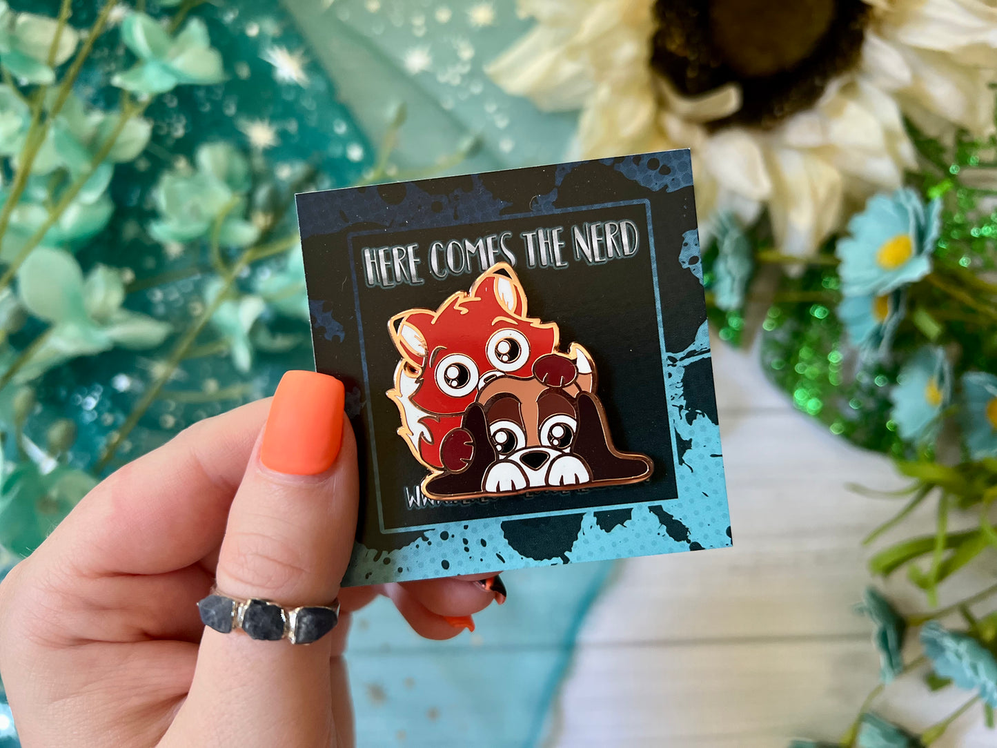 Besties - Enamel Pin