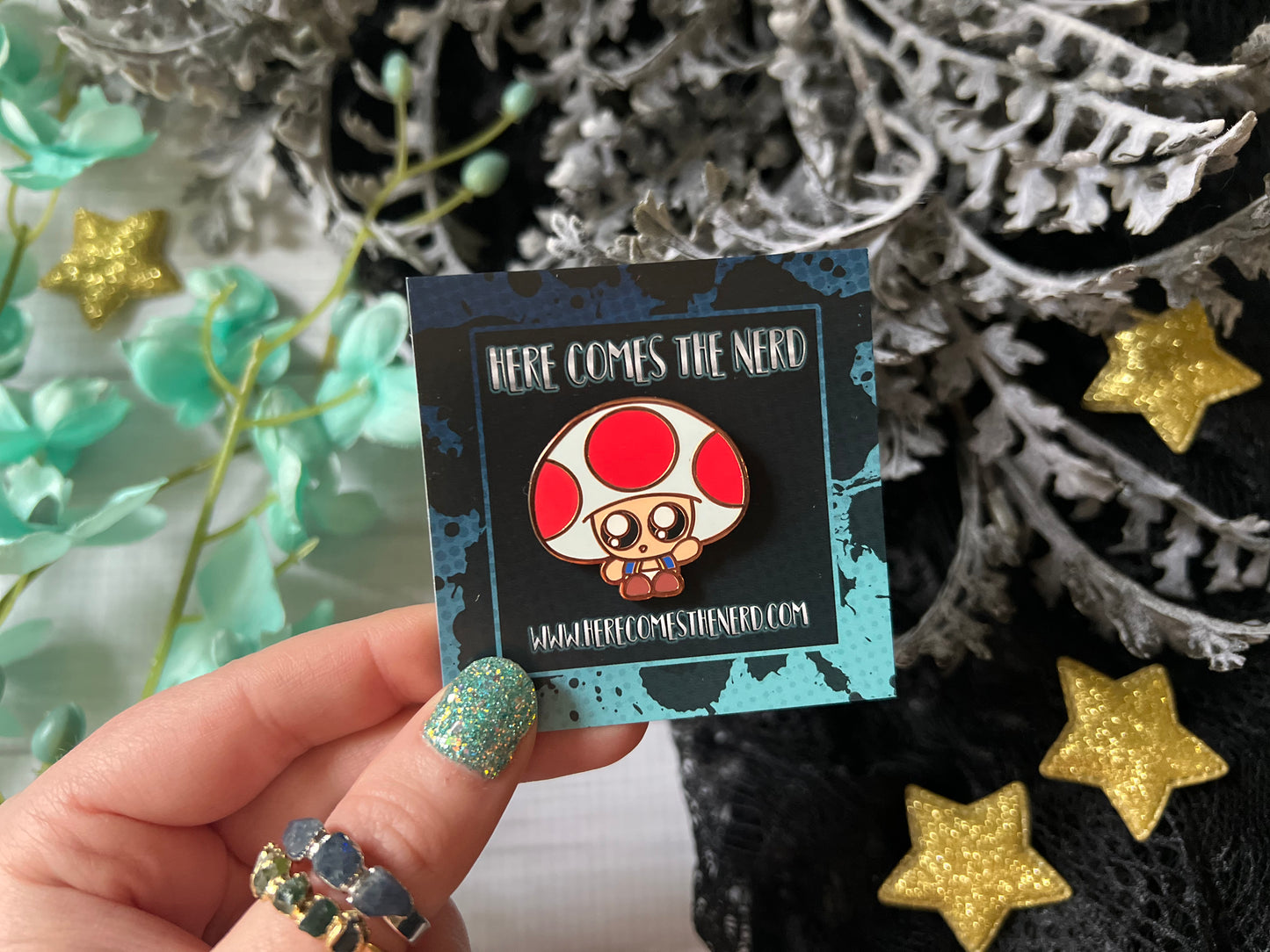 *MINI* Friendly Mushroom - Enamel Pin