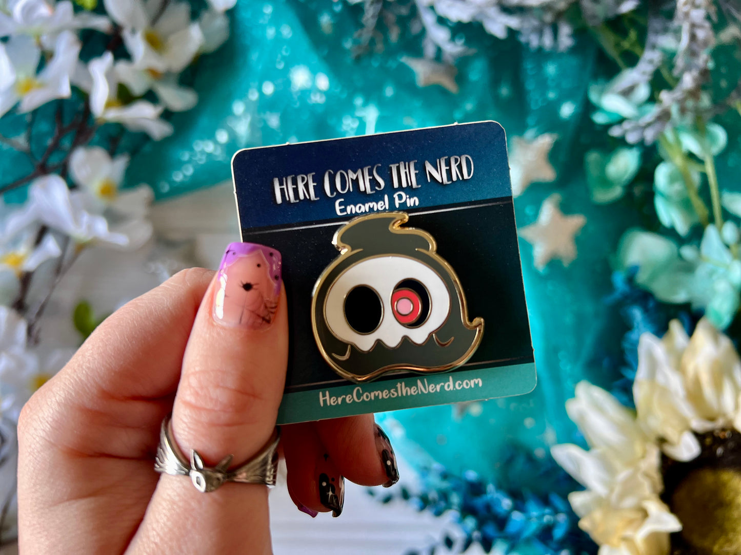 Skull Ghost - Enamel Pin