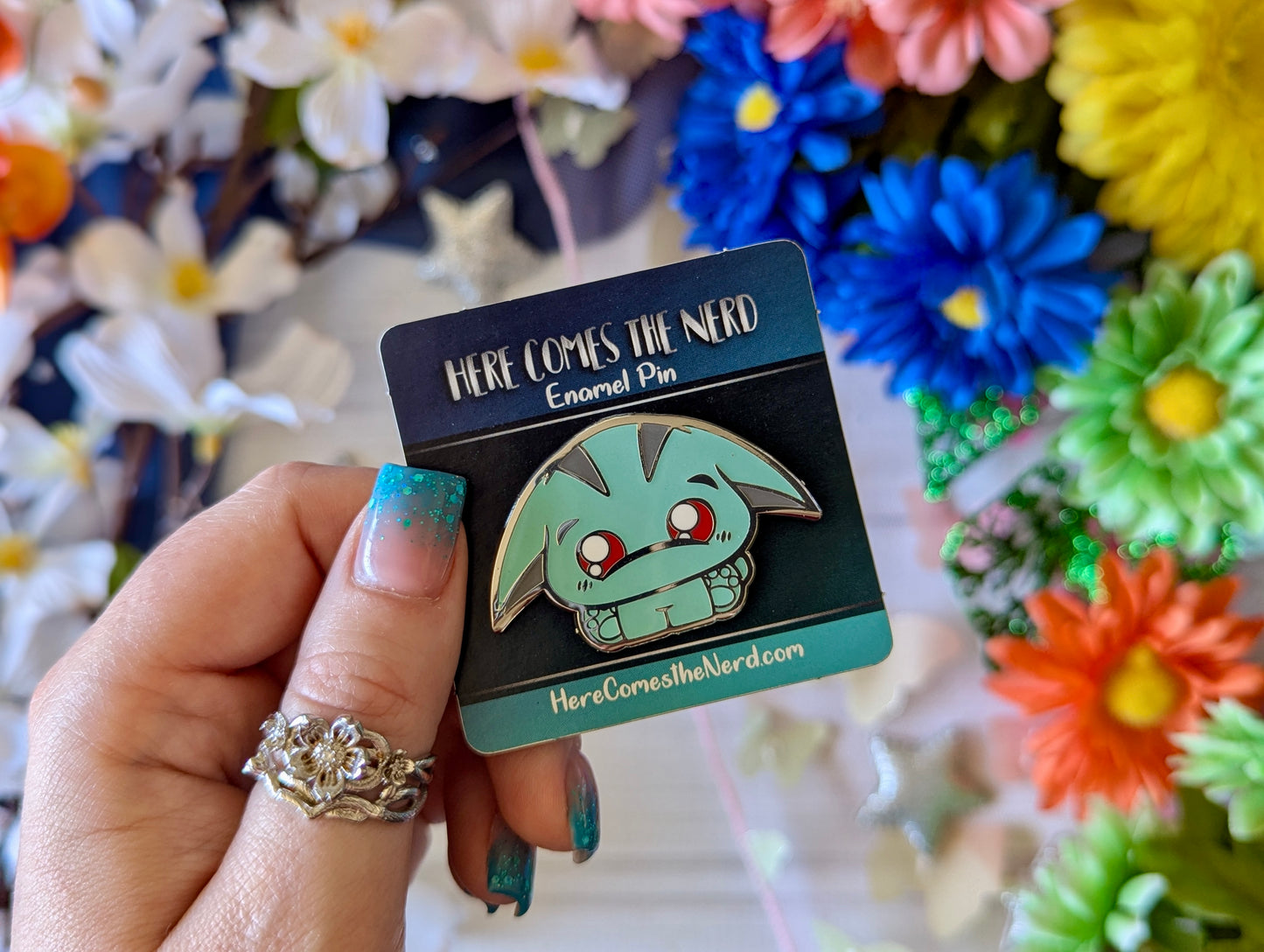 Snoogle (Red/Ghost) - Enamel Pin