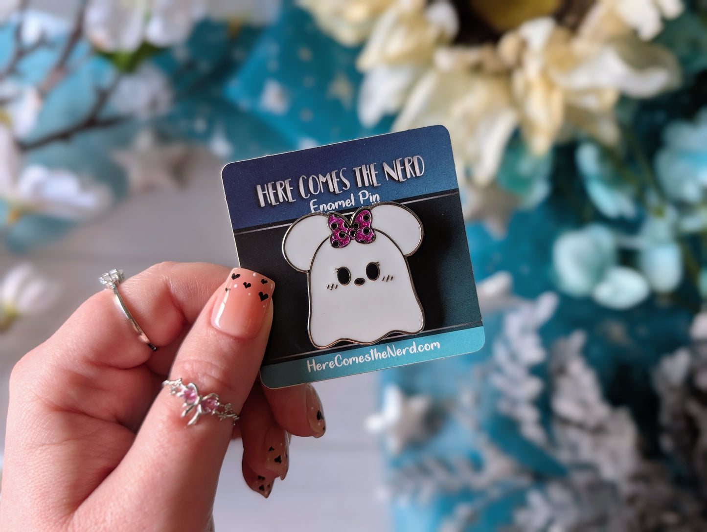 Mrs. Mouse Ghostie - Enamel Pin